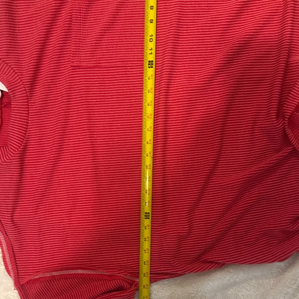 Chic Red Women's Ribbed Tunic Top - Picture 6 of 6